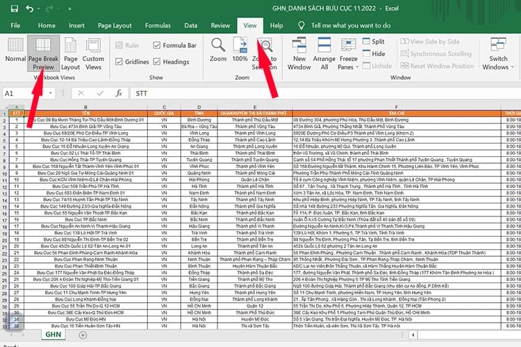 Mở file Excel bạn muốn in rồi chọn tab View trên thanh công cụ