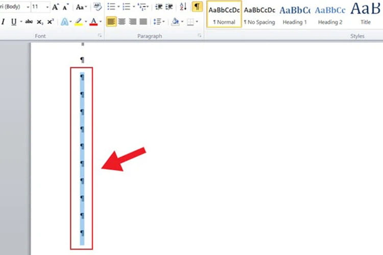 Sau đó bạn hãy bôi đen toàn bộ khoảng trắng có chứa ký tự Paragraph và nhấn Delete